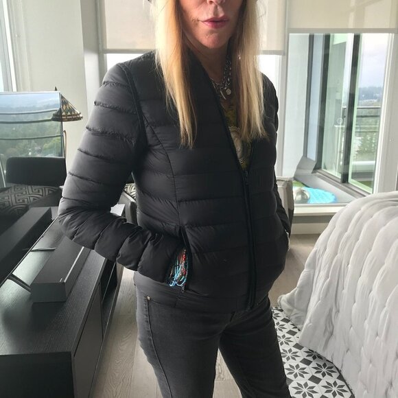 IN WEAR Lightweight Black Down Puffer Jacket Collarless Packable  S - Picture 1 of 16